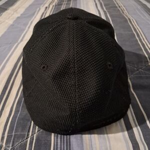 Oakley Dark Mesh Cap